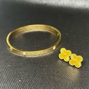 Elegant Gold Floral Jewelry Set